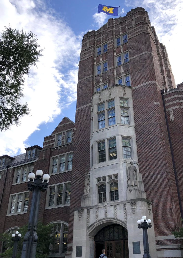 曼彻斯特成熟大学