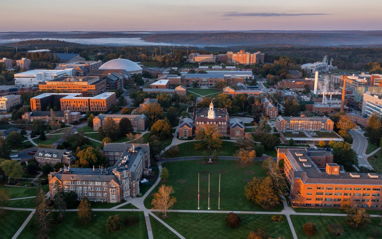 康涅狄格大学