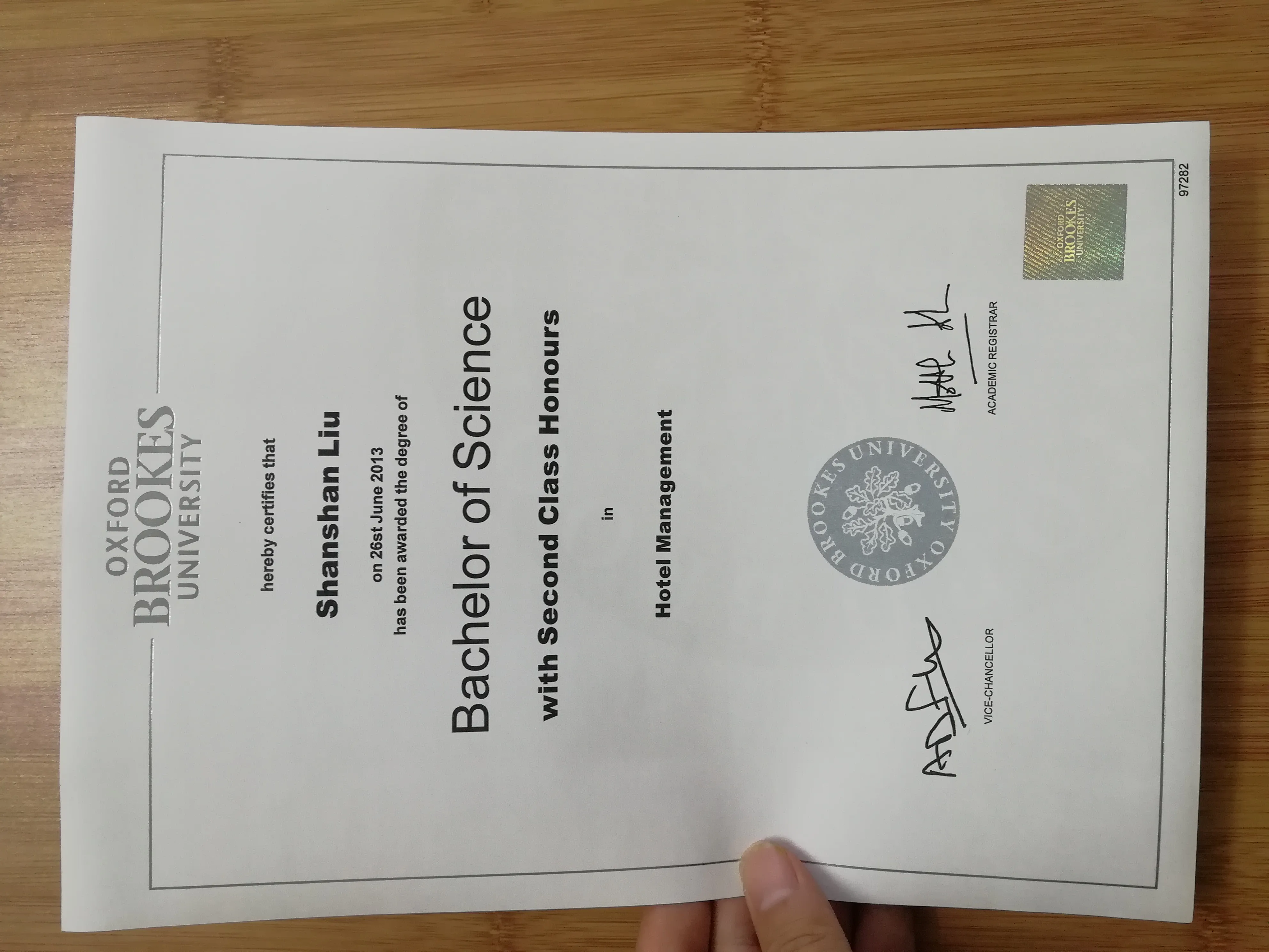 牛津布鲁克斯大学